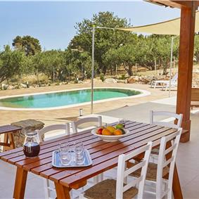 4 bedroom villa with pool, Castellammare del Golfo, sleeps 8-9